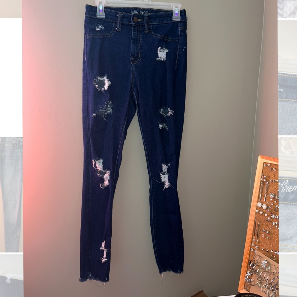 Distressed wild fable Dark Wash Jeans size 4/27R
